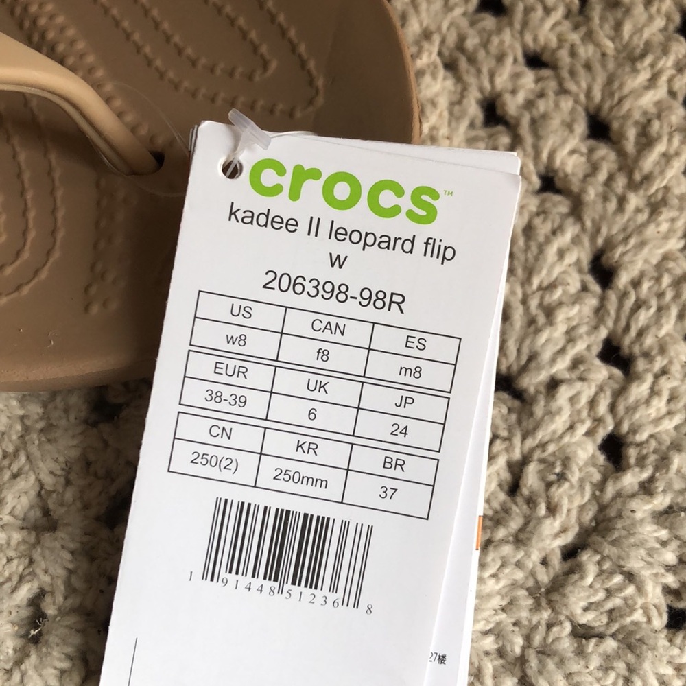 CROCS Kadee II Women’s Leopard Print Tan Flip Sandals SIZE 8 - Picture 4 of 12